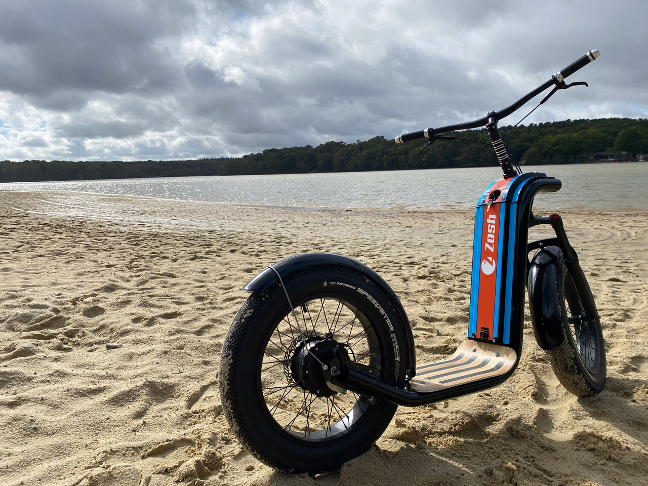 Trottinettes sur la plage | Trottinettes du Forez